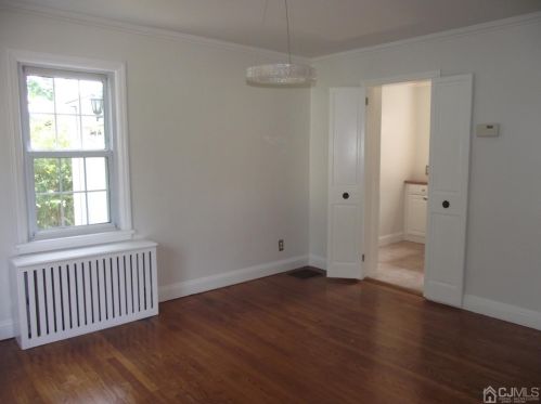 26 Logan Ln, Piscataway NJ  08854-5804 exterior