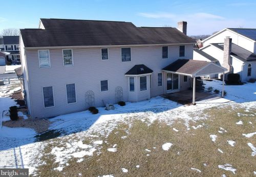36 Bourbon Red Dr, Navy Sup Dpt PA 17050-7901 exterior