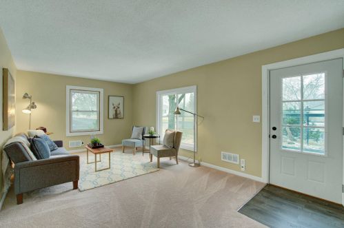 900 89th St, Minneapolis MN 55425-1971 exterior