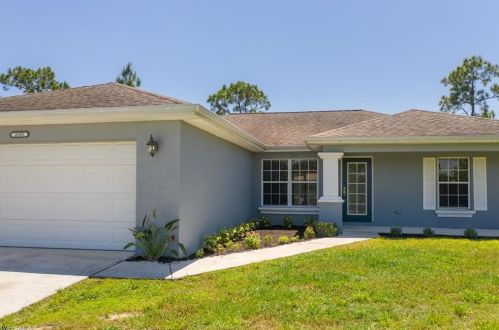 3105 41st St, Lehigh Acres, FL 33971-0822