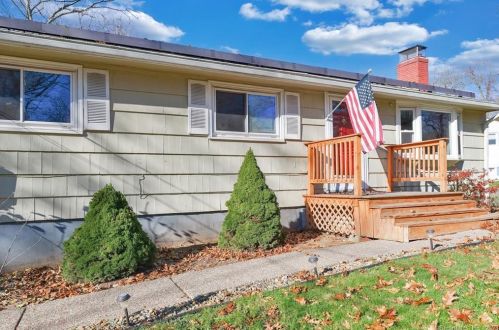 53 Indian Dr, Manchester, CT 06042-3405