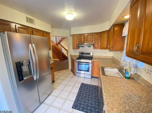 40 Teaneck Rd, Parsippany NJ  07054-3642 exterior