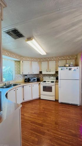 27322 Pauline Dr, Bonita Springs, FL 34135-7141