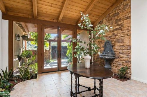 3088 Protea Vista Ter, Vista, CA 92084-1200
