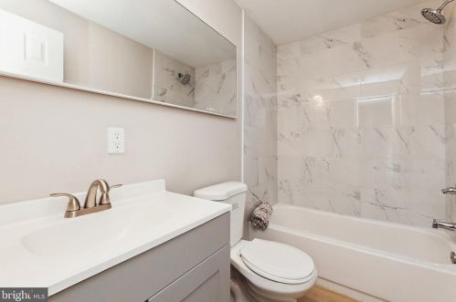 3442 Beale Ct, Woodbridge VA  22193-1702 exterior