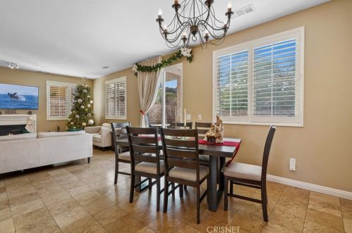 19920 Holly Dr, Santa Clarita CA  91350-3698 exterior