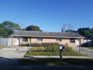 215 60th Ave, Bradenton, FL 34203-6715