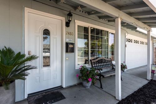 2480 Pawnee St, Santa Rosa, CA 95403-3311