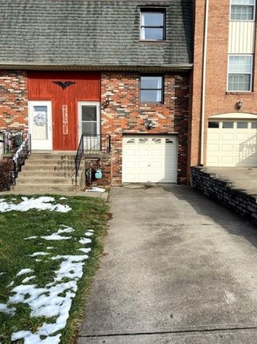 1785 Patrick Pl, Library, PA 15129-9207