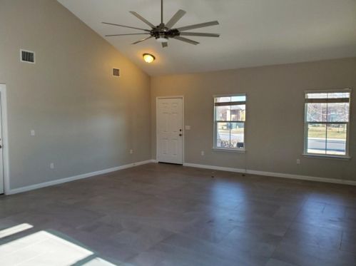 424 Musgrav, Uhland, TX 78640