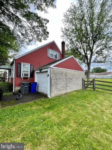 1215 Franklin St, Pottstown, PA 19464-4025