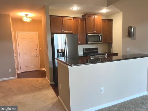 527 Carson Ter, Huntingdon Valley PA  19006-4721 exterior