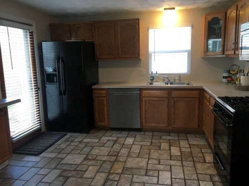 17 Pne Ave, Coventry RI 02816-5929 exterior