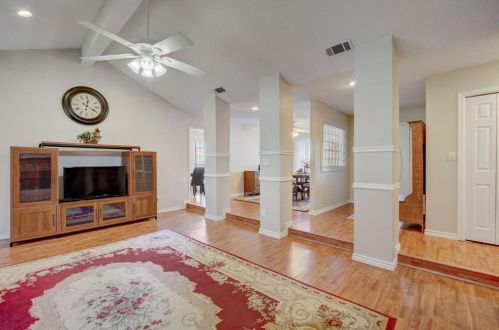 438 Starview Ln, Georgetown TX 78628-3832 exterior