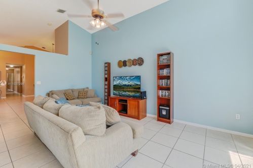 15726 16 Ct, Hollywood FL 33026-0509 exterior