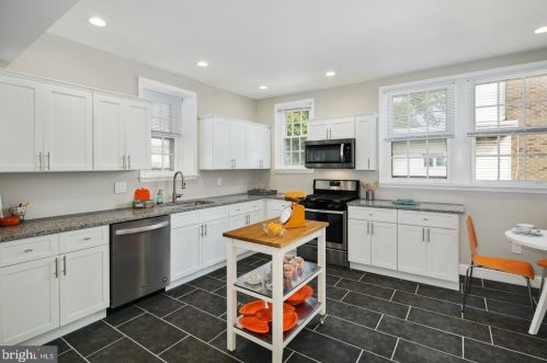 1535 Chelten Ave, Philadelphia PA 19144-2701 exterior