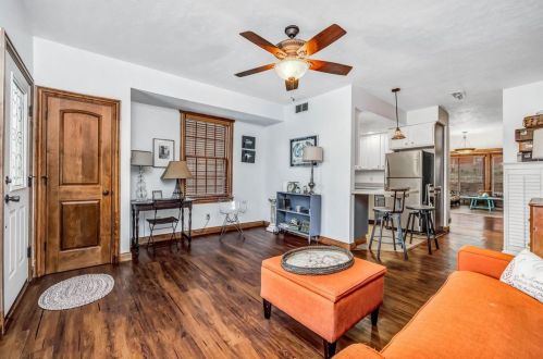 403 3 St, Aurora IN 47001-1311 exterior