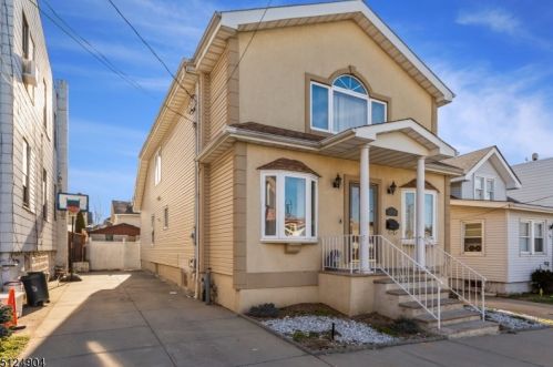 1619 78th St, North Bergen, NJ 07047-4131