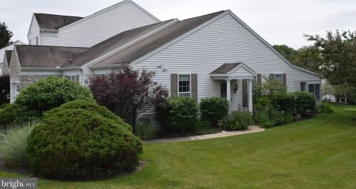 1846 Deer Run Dr, Hummelstown, PA 17036-7007