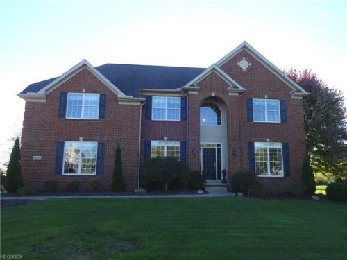 9503 Lister Ln, Twinsburg, OH 44087-3275