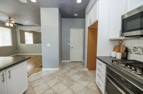 17122 Pacific Oak Ln, Lathrop CA  95330-8526 exterior