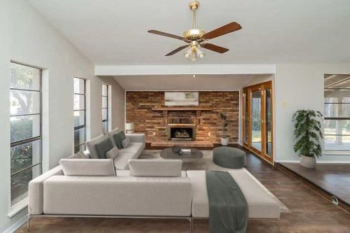 10222 Catalpa Rd, Dallas, TX 75243-5121