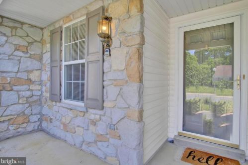 638 Springhouse Ln, Hummelstown PA  17036-7008 exterior