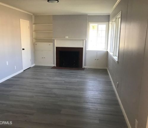 1302 Palm Dr, Oxnard CA 93030-4836 exterior