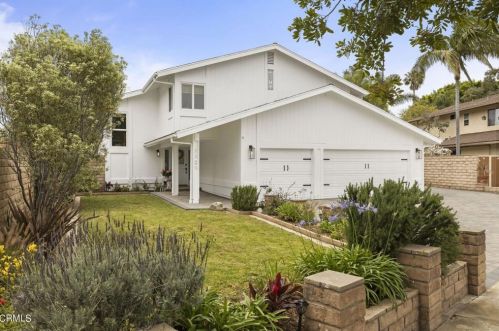 1121 Port Cir, Oxnard CA  93035-2212 exterior