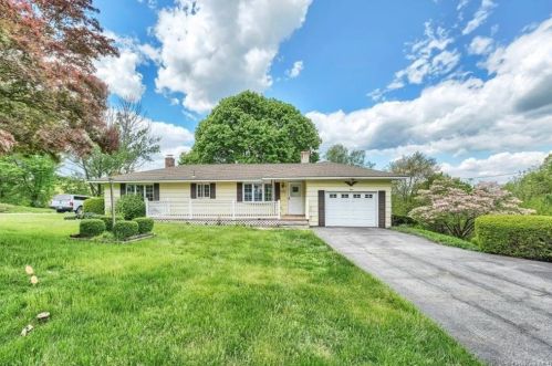 4 Hillside Ave, Warwick, NY 10990-3705