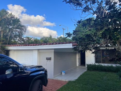5999 12th Ln, Hialeah, FL 33012-6303