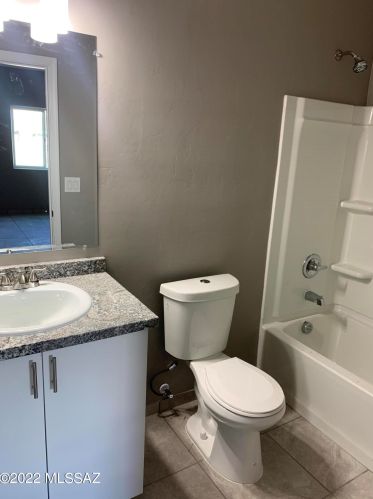 4330 Elvado Rd, Tucson AZ  85746-9355 exterior