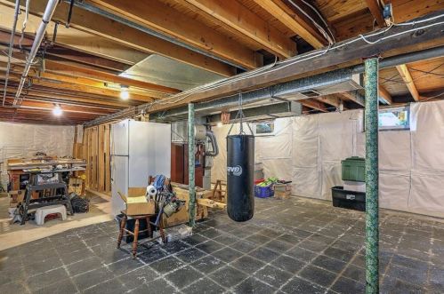 44 Rosemont Ave, Cumberland RI  02864-7519 exterior