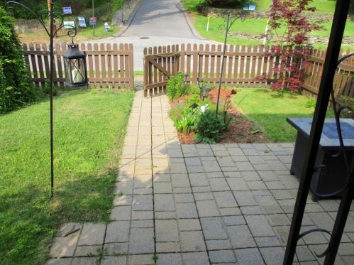 609 Beaver St, Leetsdale, PA 15056-1223