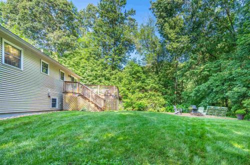 114 Lancaster Farm Rd, Salem NH  03079-4823 exterior