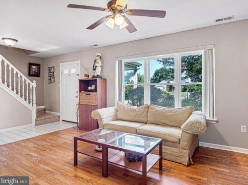 6 Hampshire Ct, Erial NJ exterior