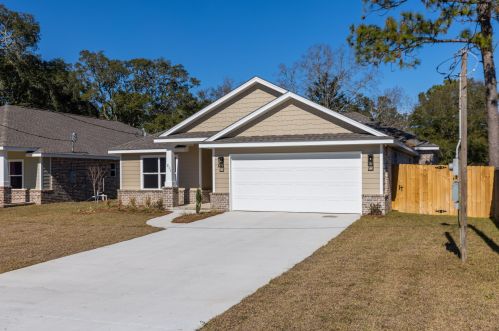 211 9th Ave, Shalimar, FL 32579-1500