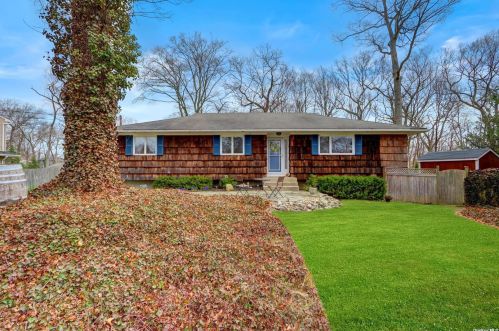 26 Rolling Rd, Miller Place, NY 11764-2217