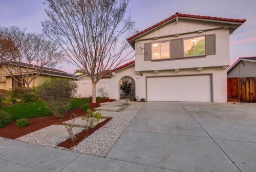 686 Thornapple Dr, Sunnyvale, CA 94086-8353