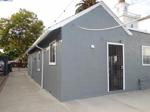 1434 Havenscourt Blvd, Oakland CA  94621-3628 exterior