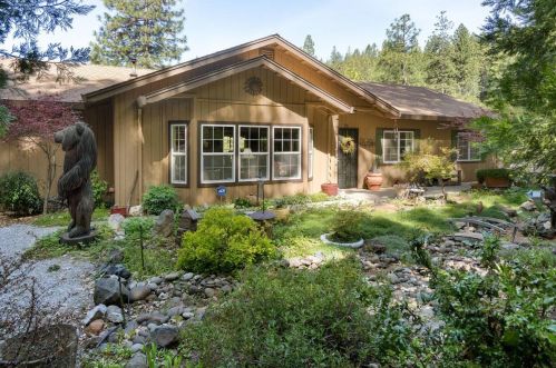 3208 York Ct, Pacific House, CA 95726-8803