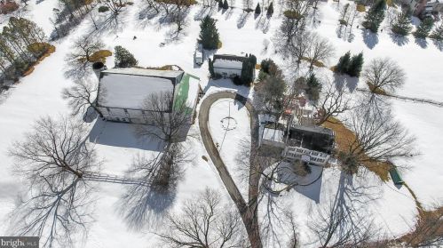 6411 Devonshire Hts Rd, Harrisburg PA 17111-4818 exterior