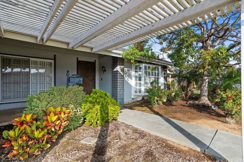 621 Chestnut Ave, Orange CA 92867-3743 exterior