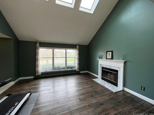 59 Tavern Cir, Middletown CT 06457-1563 exterior