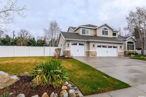3129 Fur Hollow Dr, Sandy, UT 84092-4225
