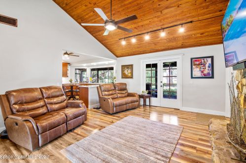 3605 Indian Riv Dr, Cocoa FL 32926-8704 exterior