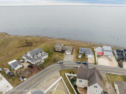 1600 Bch Blvd, Lacey NJ  08731-5031 exterior