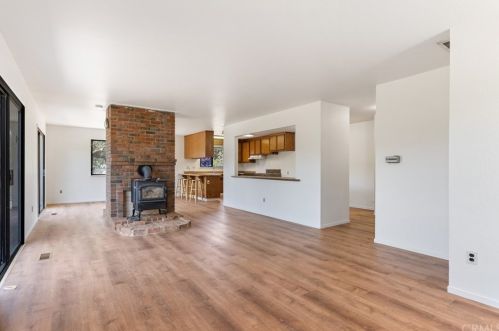 401 Steele Ln, Laytonville, CA