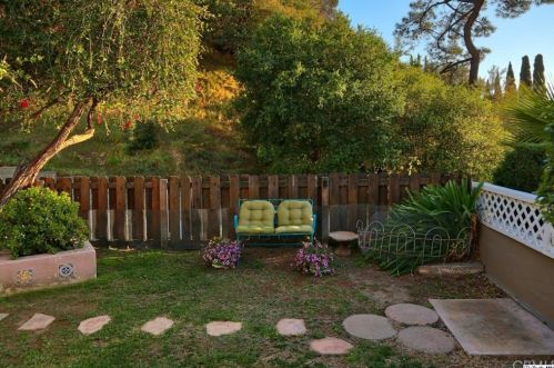 1630 Virden Dr, Glendale CA  91208-2722 exterior