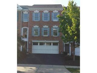 906 Montclair Dr, Moon Twp, PA 15108-9388
